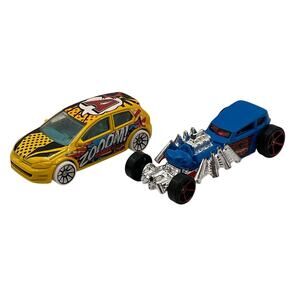 Set of Hotwheels Volkswagen Golf MK7 Zoom Crash & Street Creeper Car Die-cast